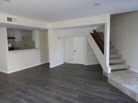 1109 Tivoli Ln in Simi Valley, CA - Building Photo