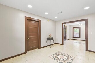 500 Walnut St in Tomball, TX - Building Photo - Building Photo