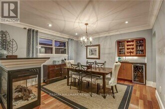493 Mayzel Rd in Burlington, ON - Building Photo - Building Photo