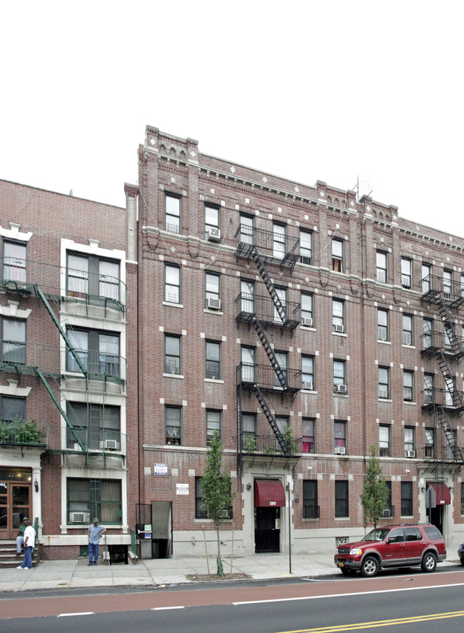 2247 Webster Ave in Bronx, NY - Foto de edificio - Building Photo