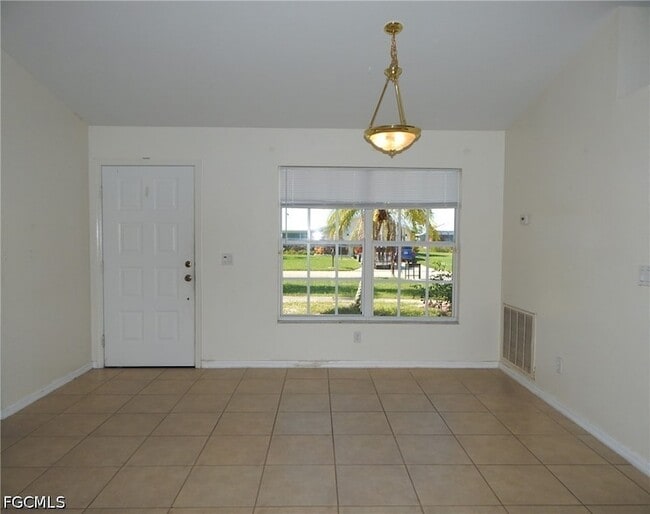 135 SE 29th St in Cape Coral, FL - Building Photo - Building Photo