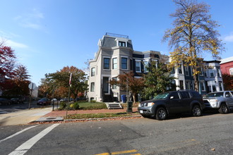 900 11th St NE in Washington, DC - Foto de edificio - Building Photo