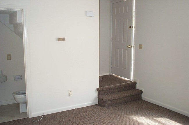 property at 902 Verdant Dr