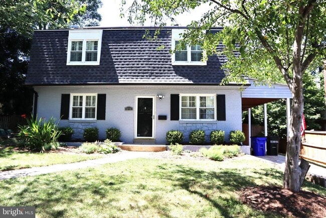 property at 10202 Greenfield St