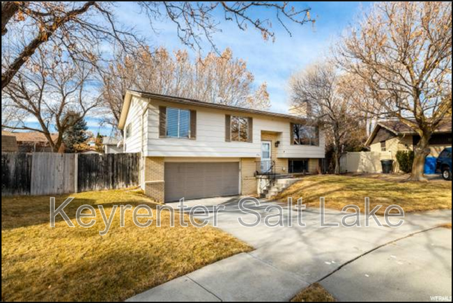 2373 Jack Cir in Taylorsville, UT - Foto de edificio - Building Photo