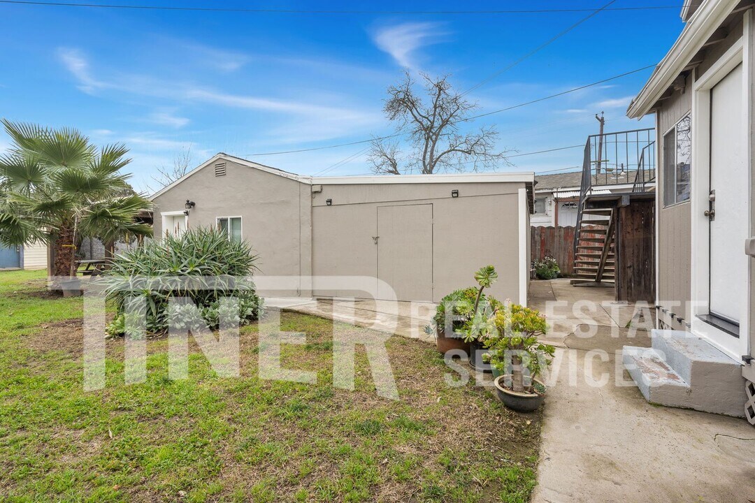 1531 Virginia Ave in West Sacramento, CA - Building Photo