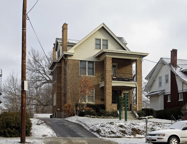 3406 Erie Ave in Cincinnati, OH - Building Photo - Building Photo