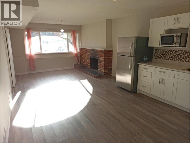 2165 Prairie Ave in Port Coquitlam, BC - Building Photo - Building Photo