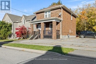 20 Colborne St W in Oshawa, ON - Building Photo - Building Photo