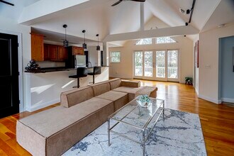 1364 High St in Westwood, MA - Building Photo - Building Photo