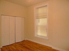 1318 N Wood St, Unit 1316-B in Chicago, IL - Building Photo - Building Photo