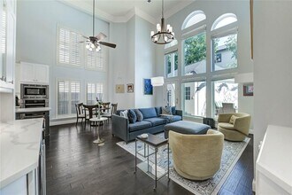 855 Plainwood Dr in Houston, TX - Building Photo - Building Photo