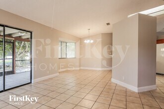 1013 SW 49th Ave in Margate, FL - Building Photo - Building Photo