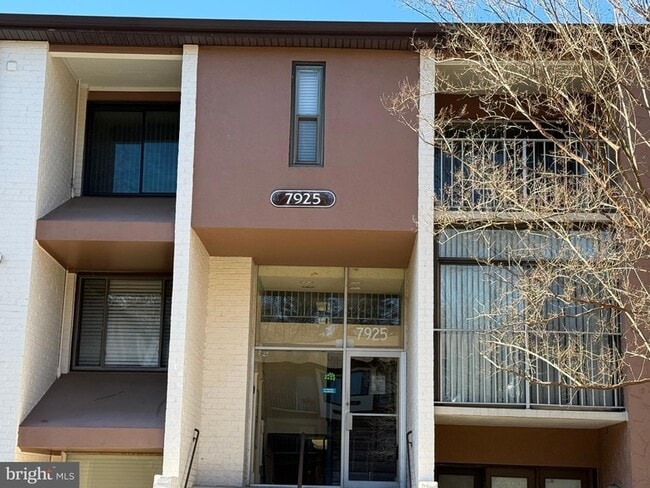 7925 Mandan Rd, Unit 204 in Greenbelt, MD - Building Photo - Building Photo