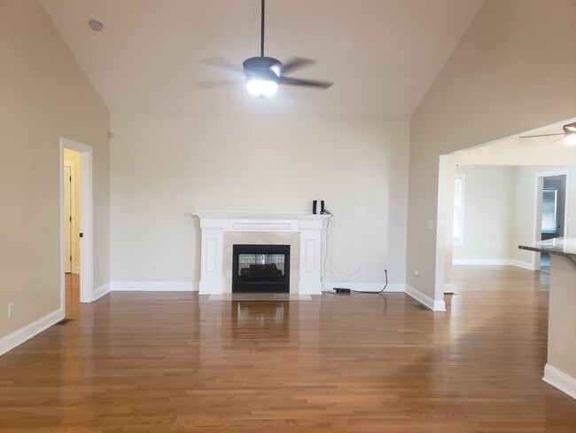 1169 S Parker Church Rd in Raeford, NC - Building Photo - Building Photo