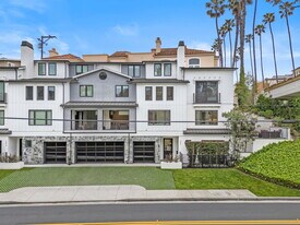 2801 Bayside Dr in Corona Del Mar, CA - Building Photo