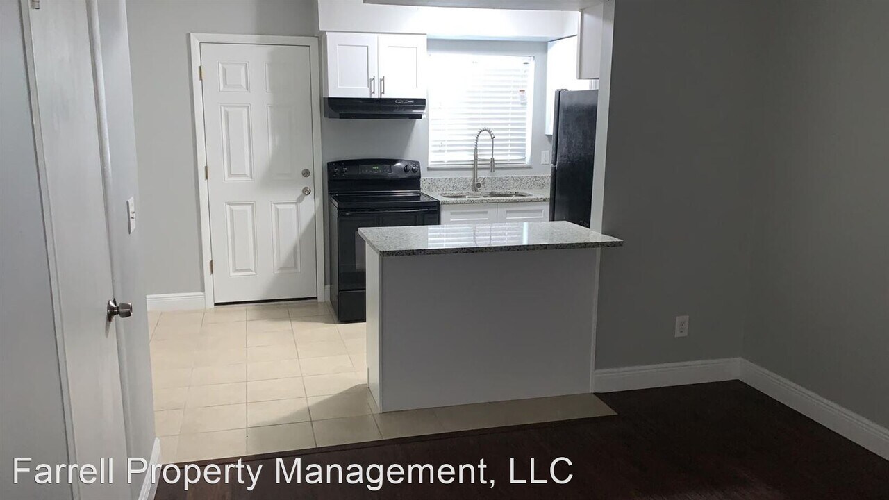 37220 Majestic Oak Ct in Dade City, FL - Building Photo