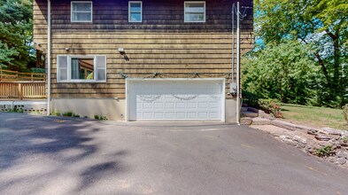 218 Weaver St in Greenwich, CT - Building Photo - Building Photo