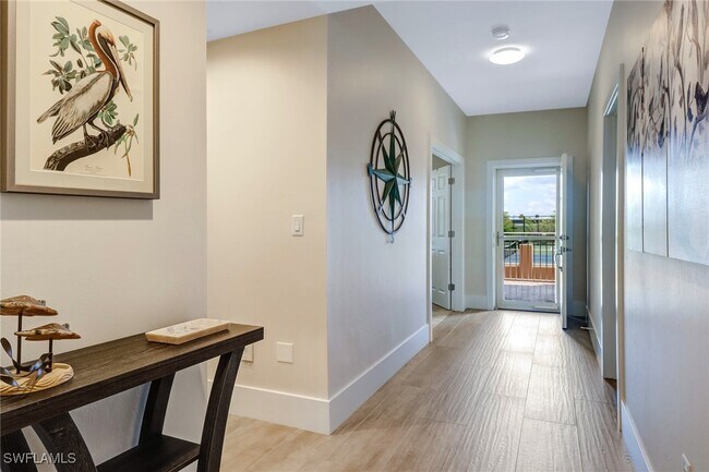 401 Bayfront Pl in Naples, FL - Building Photo - Building Photo