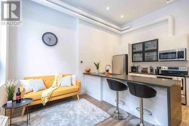 property at 220 Dundurn St S