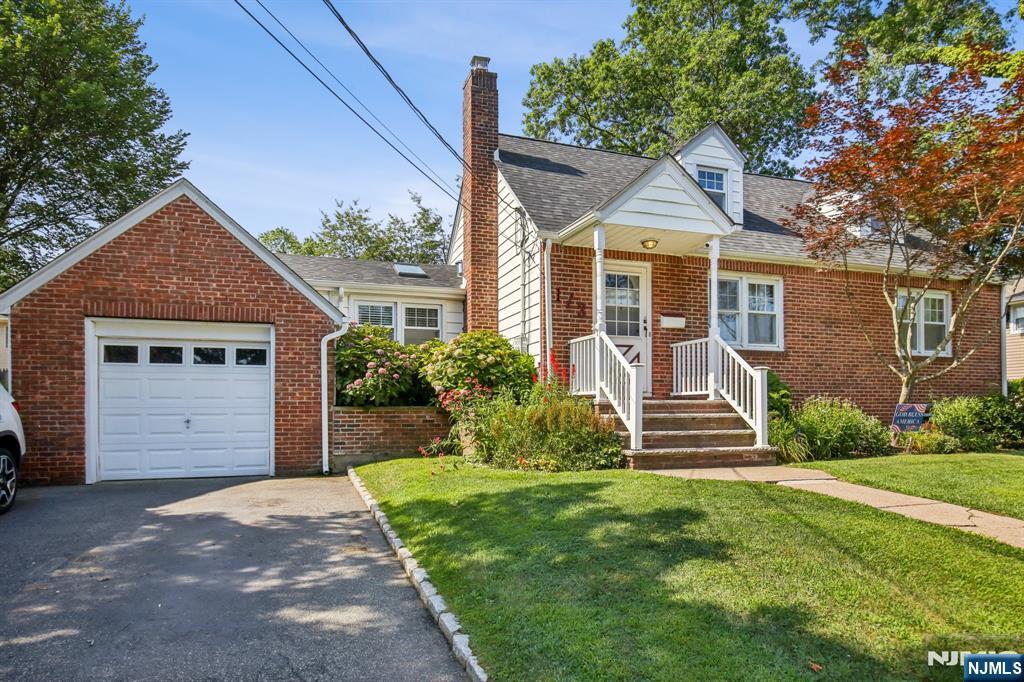 173 Lincoln Blvd in Emerson, NJ - Building Photo