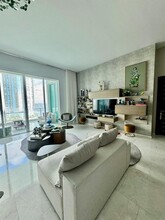 900 Brickell Key Blvd, Unit 1102 in Miami, FL - Building Photo - Building Photo