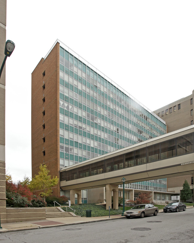 Spencer T. Olin Residence Hall in St. Louis, MO - Foto de edificio - Building Photo