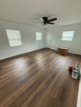 1857 29th Ave N in St. Petersburg, FL - Foto de edificio - Building Photo