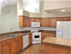 3334 Lakeview Cir in Melbourne, FL - Building Photo - Building Photo