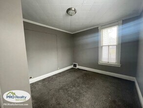 264 Sidney St E in St. Paul, MN - Building Photo - Building Photo