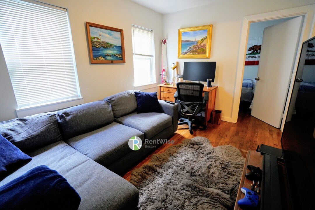 1 Schrepel Pl in Boston, MA - Building Photo