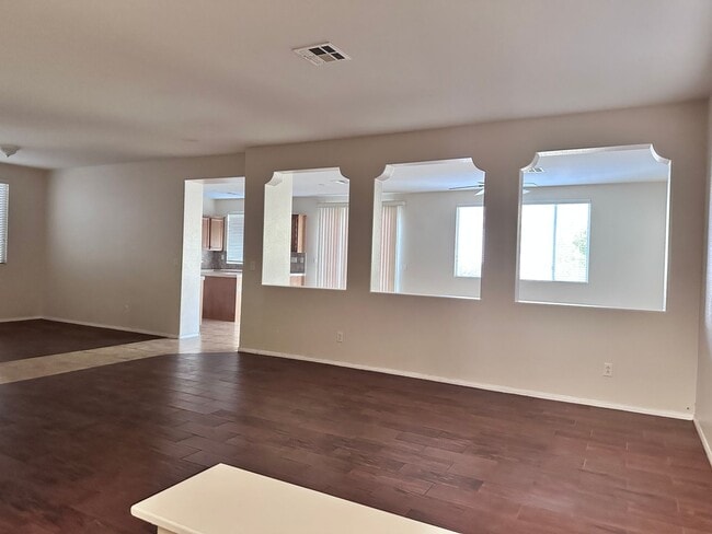 9676 Ridgebluff Ave in Las Vegas, NV - Building Photo - Building Photo