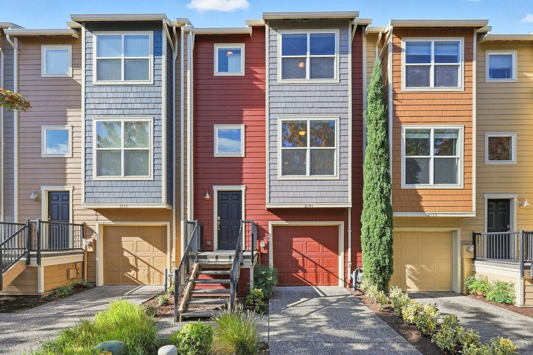 2141 NE Cadbury Ave in Beaverton, OR - Building Photo