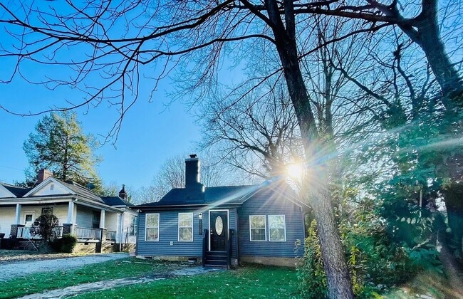 property at 2205 Rozzelles Ferry Rd