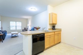 Darley Village - Senior Living in Muskegon, MI - Foto de edificio - Interior Photo