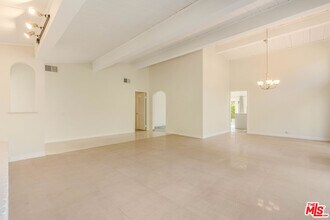 1200 El Hito Cir in Los Angeles, CA - Building Photo - Building Photo