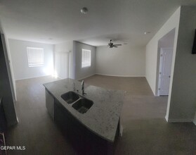 940 Sandhurst Pl in El Paso, TX - Foto de edificio - Building Photo