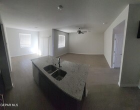 940 Sandhurst Pl in El Paso, TX - Building Photo - Building Photo