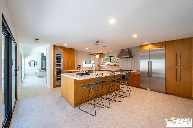 233 W El Camino Way in Palm Springs, CA - Building Photo - Building Photo