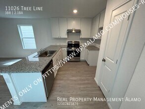 11026 Tree Line in San Antonio, TX - Building Photo - Building Photo