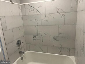 6632 N Broad St in Philadelphia, PA - Building Photo - Building Photo