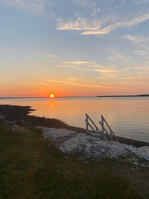 2 Hall Rd in Portsmouth, RI - Foto de edificio - Building Photo