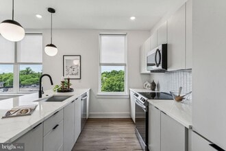 139 W Chelten Ave, Unit 312 in Philadelphia, PA - Foto de edificio - Building Photo