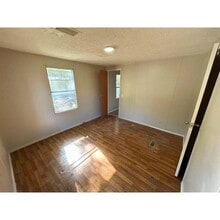 2395 Parrott Dr in Florence, SC - Building Photo - Building Photo