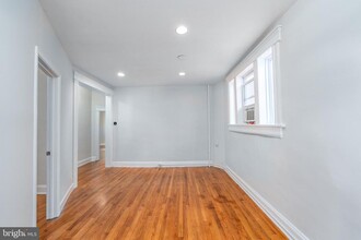 101 E 33rd St in Baltimore, MD - Building Photo - Building Photo