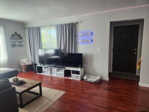 1814 Nipsic Ave in Bremerton, WA - Building Photo - Building Photo