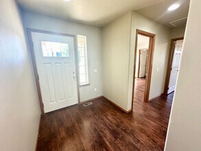 211 Maci Ct in Ellensburg, WA - Building Photo - Building Photo
