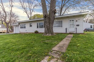 210 S Victor St in Champaign, IL - Building Photo