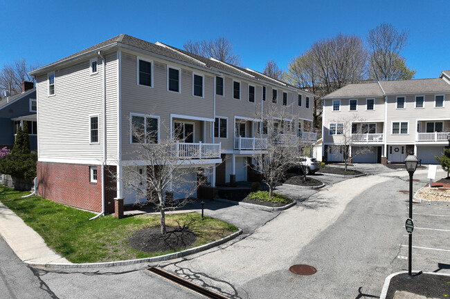 15 Currier ST in Amesbury, MA - Foto de edificio - Building Photo