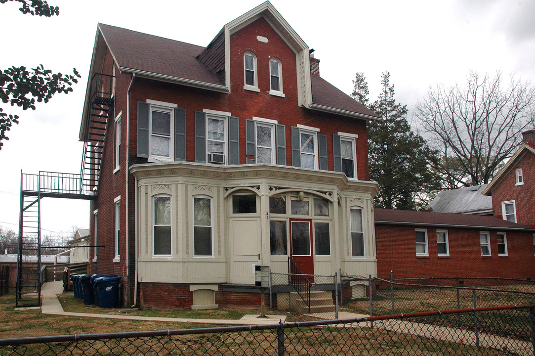 419-425 S Walnut St in West Chester, PA - Building Photo